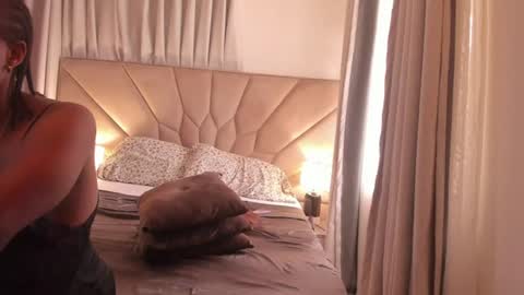 Snapshot of jasmin_melons chatting on 06/18/26, 10:52 jasmin_melons online show from 06/18/26, 10:52