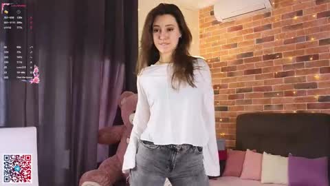 Chloe online show from 10/23/25, 06:13