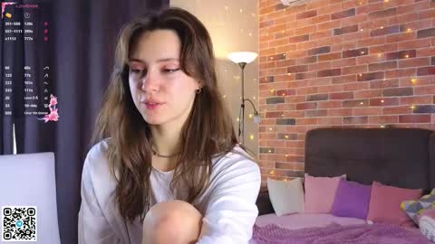 Chloe online show from 11/04/25, 06:12