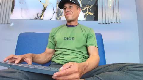 Snapshot of jason_tomas chatting on 02/13/26, 07:32 Jason online show from 02/13/26, 07:32