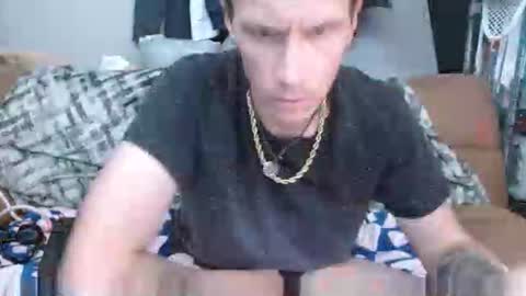 Snapshot of jasonmoore423786227 chatting on 04/27/26, 02:09 jasonmoore423786227 online show from 04/27/26, 02:09