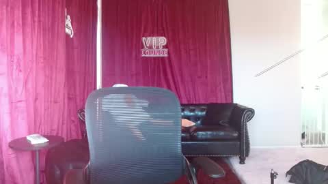 Snapshot of jasonsweets chatting on 12/25/24, 04:11 Jason Sweets online show from 12/25/24, 04:11