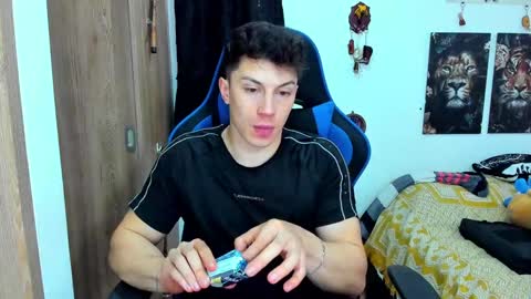 Javier online show from 12/31/24, 04:04