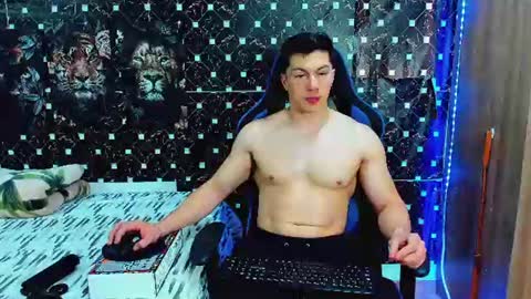 Javier online show from 06/09/26, 07:03
