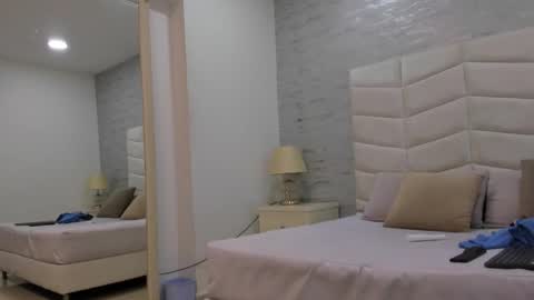 jax black online show from 11/29/25, 07:06