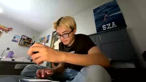 jay10697 online show from 04/19/26, 06:56