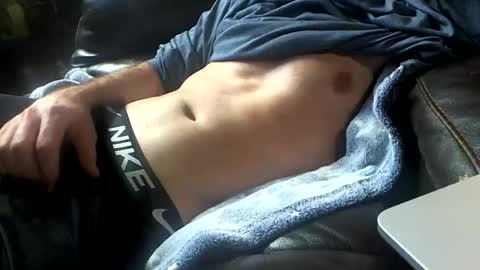Snapshot of jay_bee3 chatting on 04/14/26, 04:07 Say hi i wont bite...unless you want me to online show from 04/14/26, 04:07