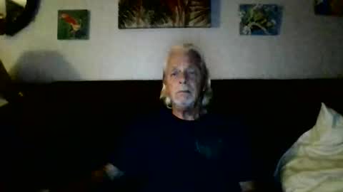 Snapshot of jay_jay1475 chatting on 10/16/25, 01:39 jay-jay1475 online show from 10/16/25, 01:39