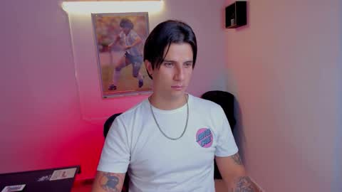 Jay Alvarrez online show from 11/11/25, 07:58