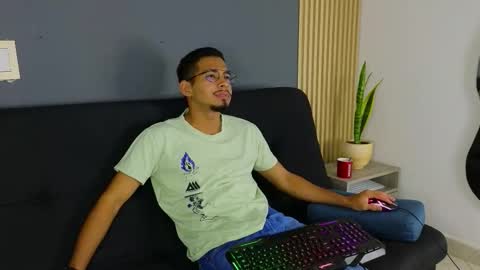 Snapshot of jaybrown_1 chatting on 10/14/25, 11:22 Jay online show from 10/14/25, 11:22