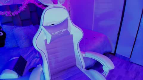 Snapshot of jayden_cournikovaa chatting on 03/11/25, 08:31 Jayen online show from 03/11/25, 08:31