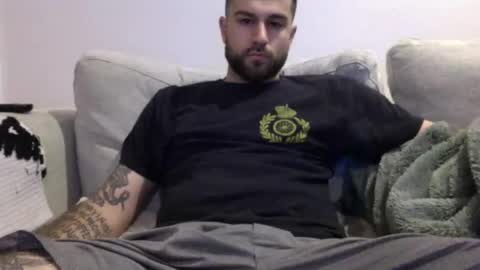 Snapshot of jayg333 chatting on 12/02/25, 01:00 jayg333 online show from 12/02/25, 01:00