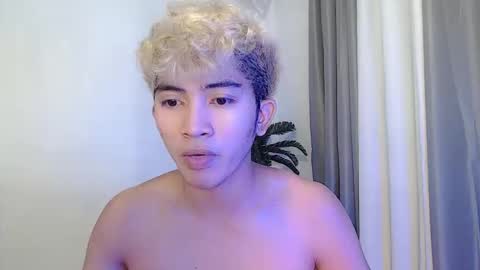 Snapshot of jaysee_hugecox chatting on 05/19/26, 12:00 jaysee_hugecox online show from 05/19/26, 12:00
