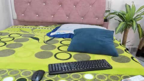 jazmin040_ online show from 01/15/26, 11:48