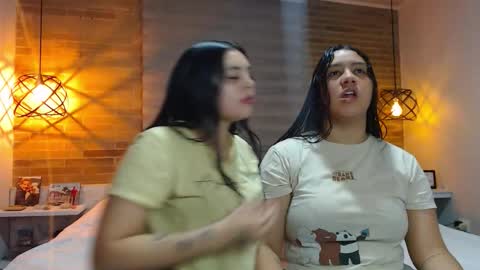 Jazmin and Scarlett online show from 11/26/25, 09:43