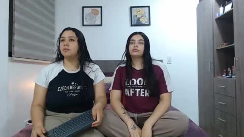 Jazmin and Scarlett online show from 05/06/26, 03:46