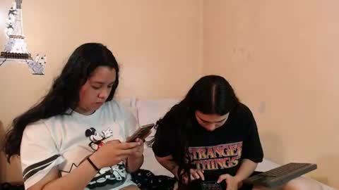 Snapshot of jazmin_dharius chatting on 07/05/26, 04:19 Jazmin and Scarlett online show from 07/05/26, 04:19