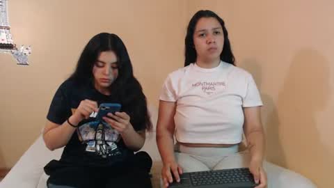Snapshot of jazmin_dharius chatting on 07/10/26, 09:01 Jazmin and Scarlett online show from 07/10/26, 09:01