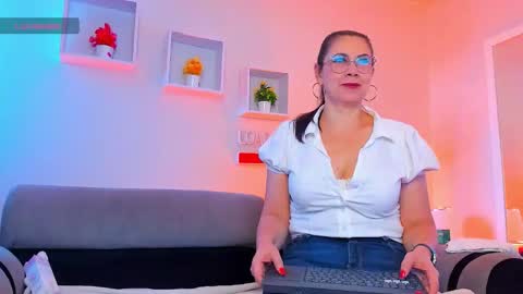 Jazmin online show from 03/19/26, 12:42