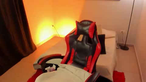 Jazmin online show from 03/27/26, 01:22