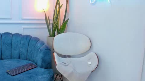 Jasmine  online show from 02/11/25, 09:53