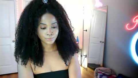 Jazmine Fox online show from 04/08/26, 07:36