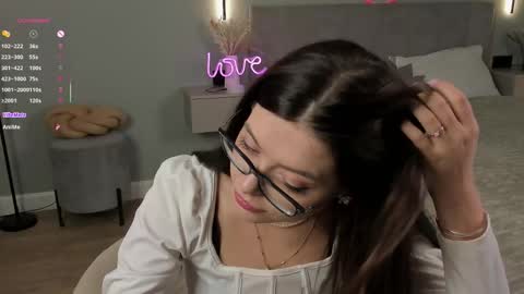 Snapshot of jazminenakano chatting on 10/19/25, 07:20 Mira the personal mirage D online show from 10/19/25, 07:20