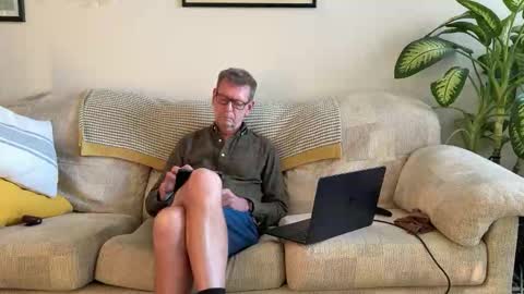 Snapshot of jcar57 chatting on 11/17/25, 02:34 Jon online show from 11/17/25, 02:34