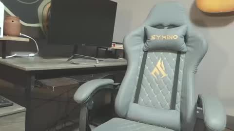 Snapshot of jdog00133 chatting on 10/14/25, 12:50 jdog00133 online show from 10/14/25, 12:50