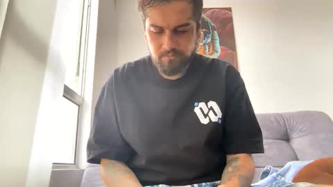 jdsj1a873165 online show from 02/25/26, 12:37