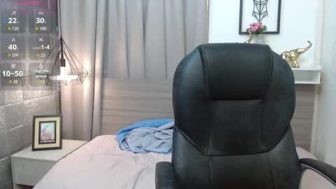 jdwhite18 online show from 05/27/26, 08:11