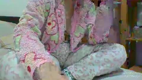 Snapshot of je_melody chatting on 02/09/25, 06:16 EJ Melody online show from 02/09/25, 06:16