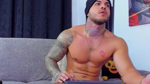 Jean  axelcrow       Modelo Independiente online show from 01/24/25, 08:13