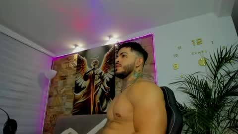 Snapshot of jean_lopez chatting on 05/12/26, 05:15 Jean axelcrow Modelo Independiente online show from 05/12/26, 05:15