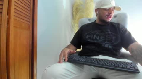 Snapshot of jeann_alex chatting on 06/26/26, 02:05 Jean alex online show from 06/26/26, 02:05