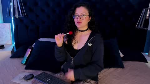 Jean online show from 12/29/24, 10:36