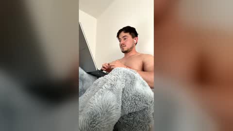 Snapshot of jeanpaul6904 chatting on 05/17/26, 09:44 jeanpaul6904 online show from 05/17/26, 09:44