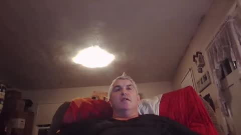 Snapshot of jecko71 chatting on 12/30/24, 01:58 dadbody71 online show from 12/30/24, 01:58