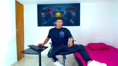 Snapshot of jeffer21_hot chatting on 01/14/25, 07:06 jeffer21_hot online show from 01/14/25, 07:06