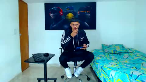 Snapshot of jeffer21_hot chatting on 01/25/25, 04:02 jeffer21_hot online show from 01/25/25, 04:02