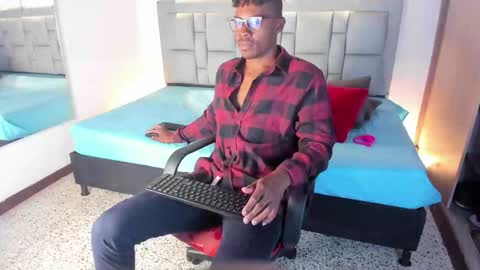 Snapshot of jeffrey_cottom chatting on 01/15/25, 07:12 Jeff online show from 01/15/25, 07:12