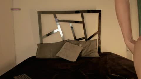 jei_7m online show from 11/04/25, 02:54