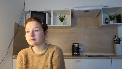 Snapshot of jelly_cherry chatting on 12/11/24, 09:19 Emily online show from 12/11/24, 09:19