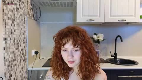 Snapshot of jelly_cherry chatting on 02/04/25, 06:25 Emily online show from 02/04/25, 06:25