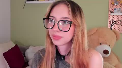 Snapshot of jelly_w5 chatting on 06/22/26, 02:46 Jelly online show from 06/22/26, 02:46