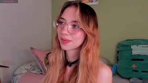 Snapshot of jelly_w5 chatting on 07/21/26, 02:25 Jelly online show from 07/21/26, 02:25