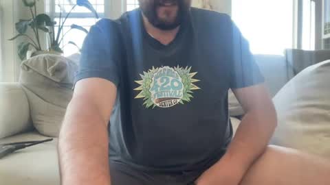 Snapshot of jellyfishfun chatting on 06/15/26, 10:12 Guy Jones online show from 06/15/26, 10:12