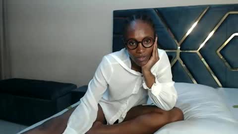 Snapshot of jemimaaam chatting on 02/05/25, 12:17 Jemmi online show from 02/05/25, 12:17