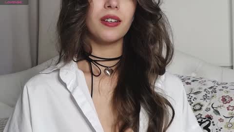 Snapshot of jenaloren chatting on 01/06/25, 07:09 Jena  dont forget to thumbs up your rating is so important to me  online show from 01/06/25, 07:09