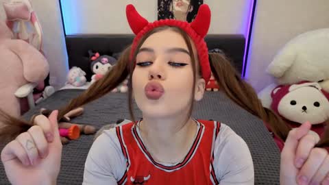 Dolly online show from 11/26/25, 01:34